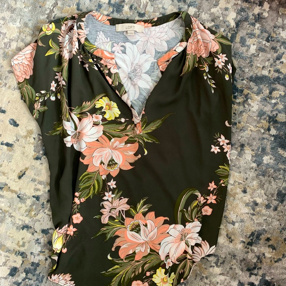NWOT Loft Dress Shirt Size S
